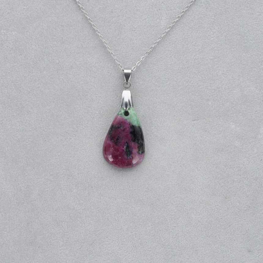 Fuschite Rubis Cabochon percé 68